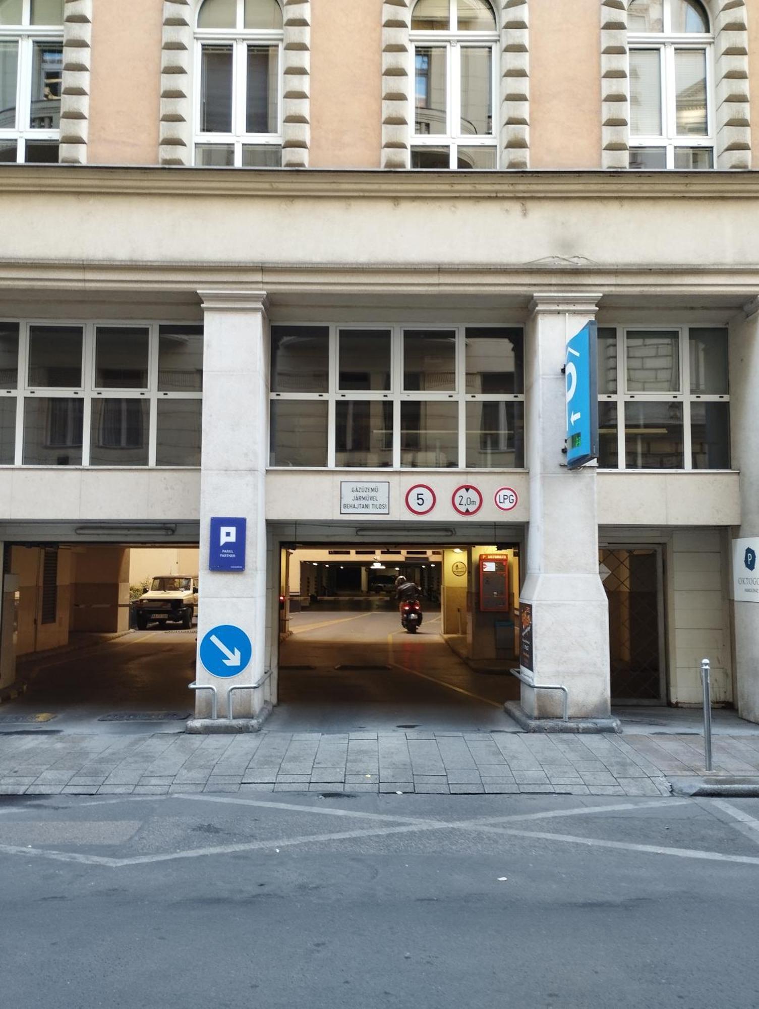 Free Parking Garage! Downtown Apartment Close To New York Cafe Budapest Bagian luar foto