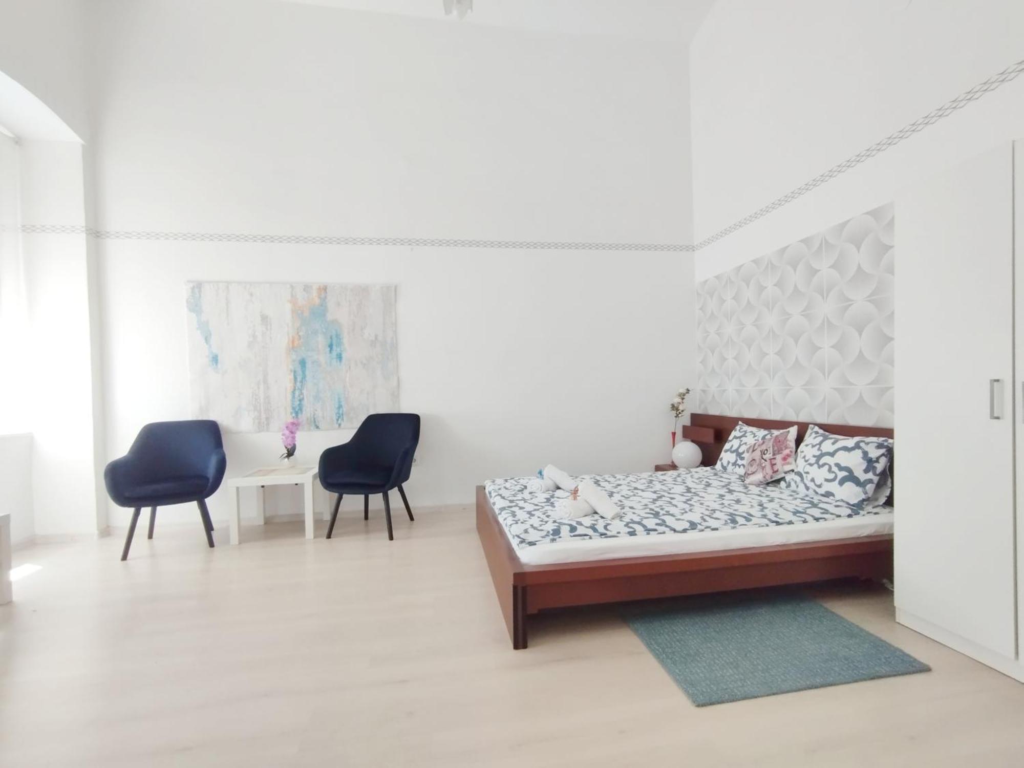 Free Parking Garage! Downtown Apartment Close To New York Cafe Budapest Bagian luar foto